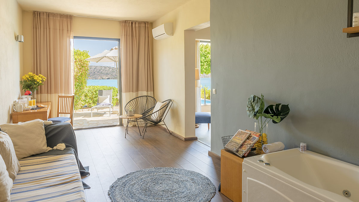 Junior Suite Sea View with Pool